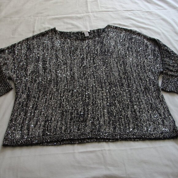 CHICO's Black & Silver 3/4 Sleeve SEQUIN Trim SCOOP Neck SWEATER Sz 4 - Picture 1 of 7
